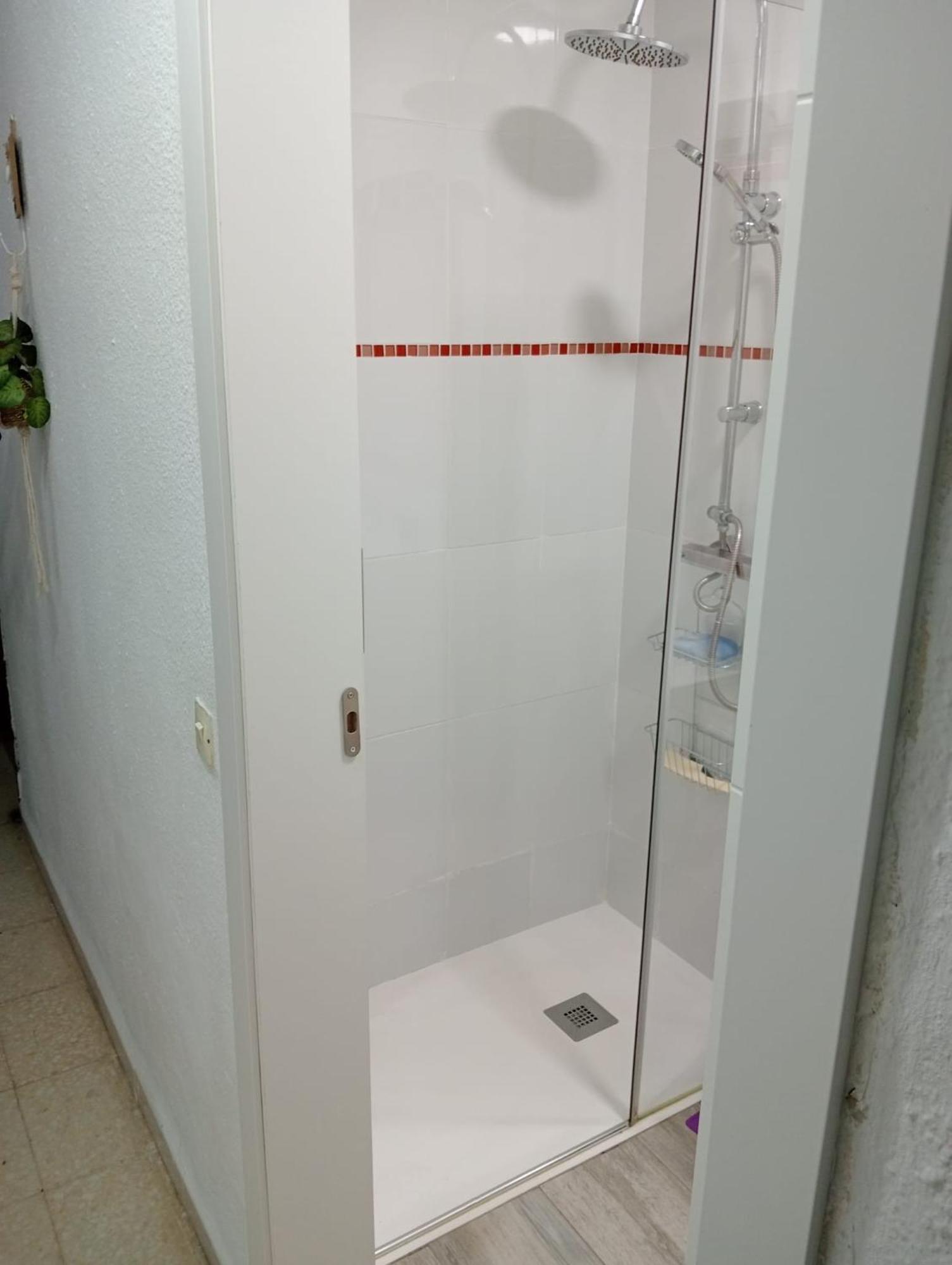 Habitacion Piso Particular En กาสติเญฮา เด ลาเกวสตา ภายนอก รูปภาพ